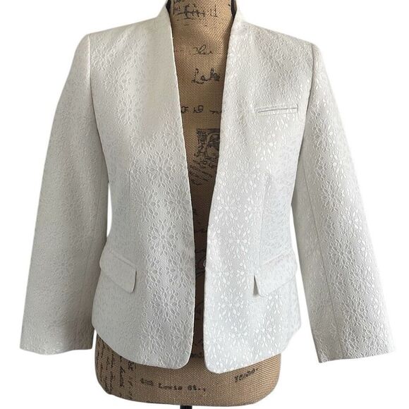 EUC Ann Taylor Petites White Jacquard Embroidered/Raised Leaf Pattern Sleek Open - Picture 5 of 12